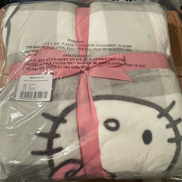 Hello Kitty Full/Queen Checkered Plush Throw Blanket NWT 90 x 90 - Picture 3 of 3